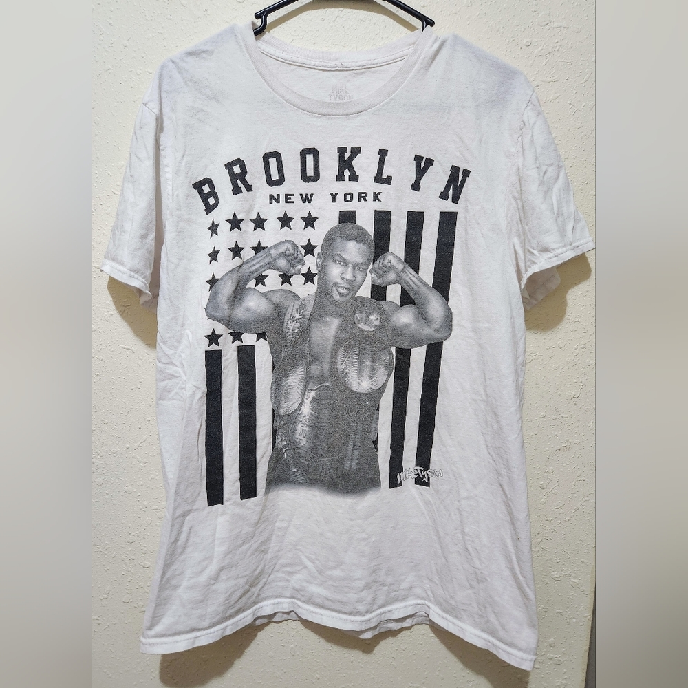 💲5️⃣Men's Mike Tyson Size Large Short Sleeve T-Shirt